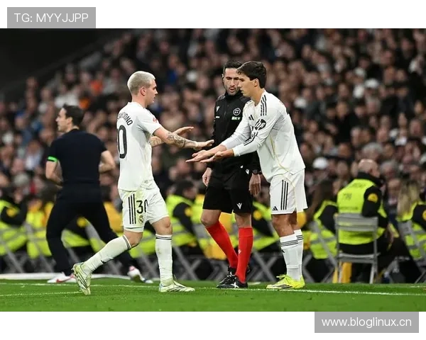 皇马中锋短缺问题持续,对赛季争冠形势形成制约 皇马中锋短缺问题持续,对赛季争冠形势形成制约