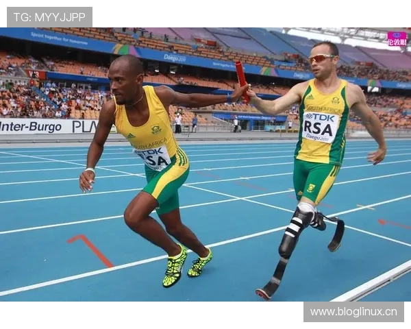 奥斯卡·皮斯托瑞斯在家连楼梯都不用爬，碳纤维腿直接跨两阶