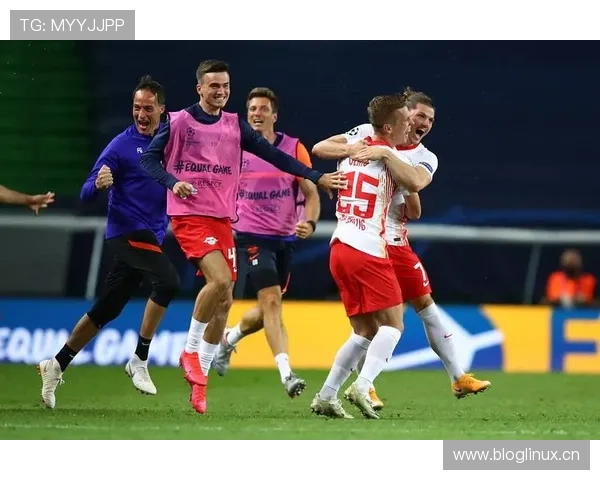 菲利克斯从边路到中路的角色转变解析 菲利克斯从边路到中路的角色转变解析